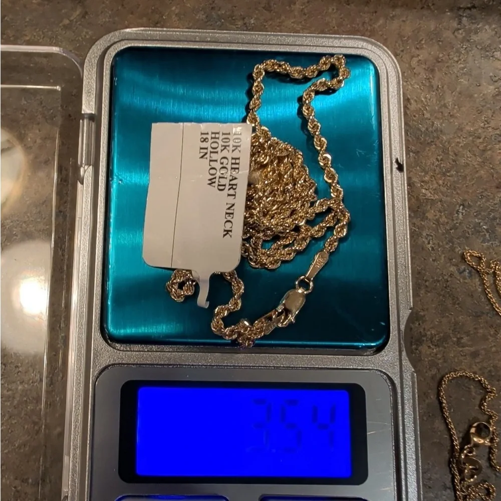 10 k yellow gold neckle and pedant new - Picture 7 of 8